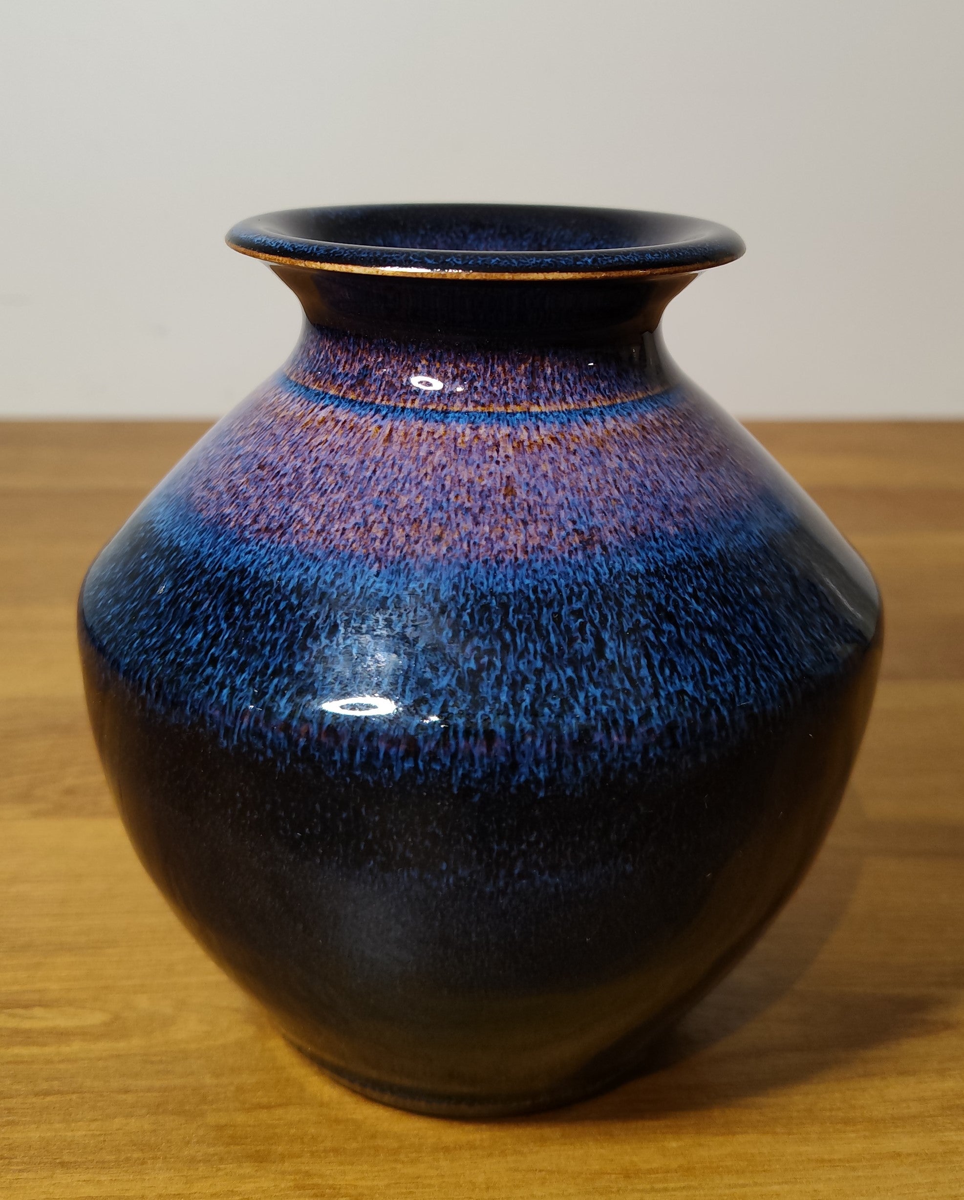 Vase émail bleu de fer