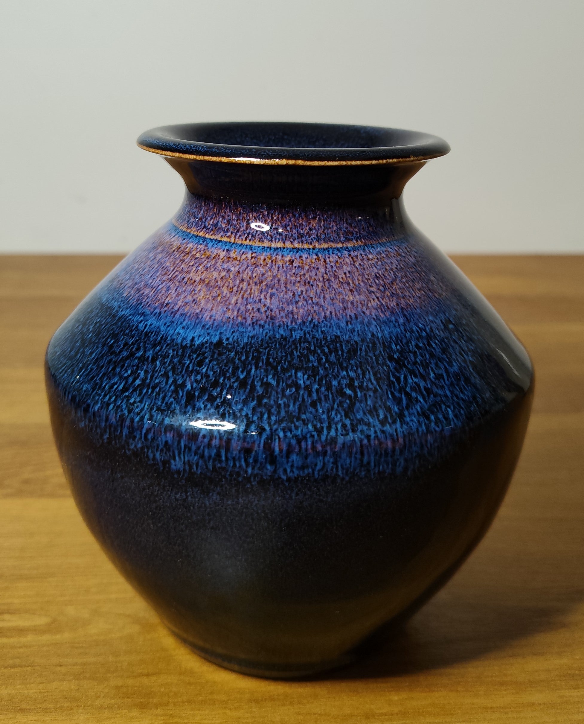 Vase émail bleu de fer