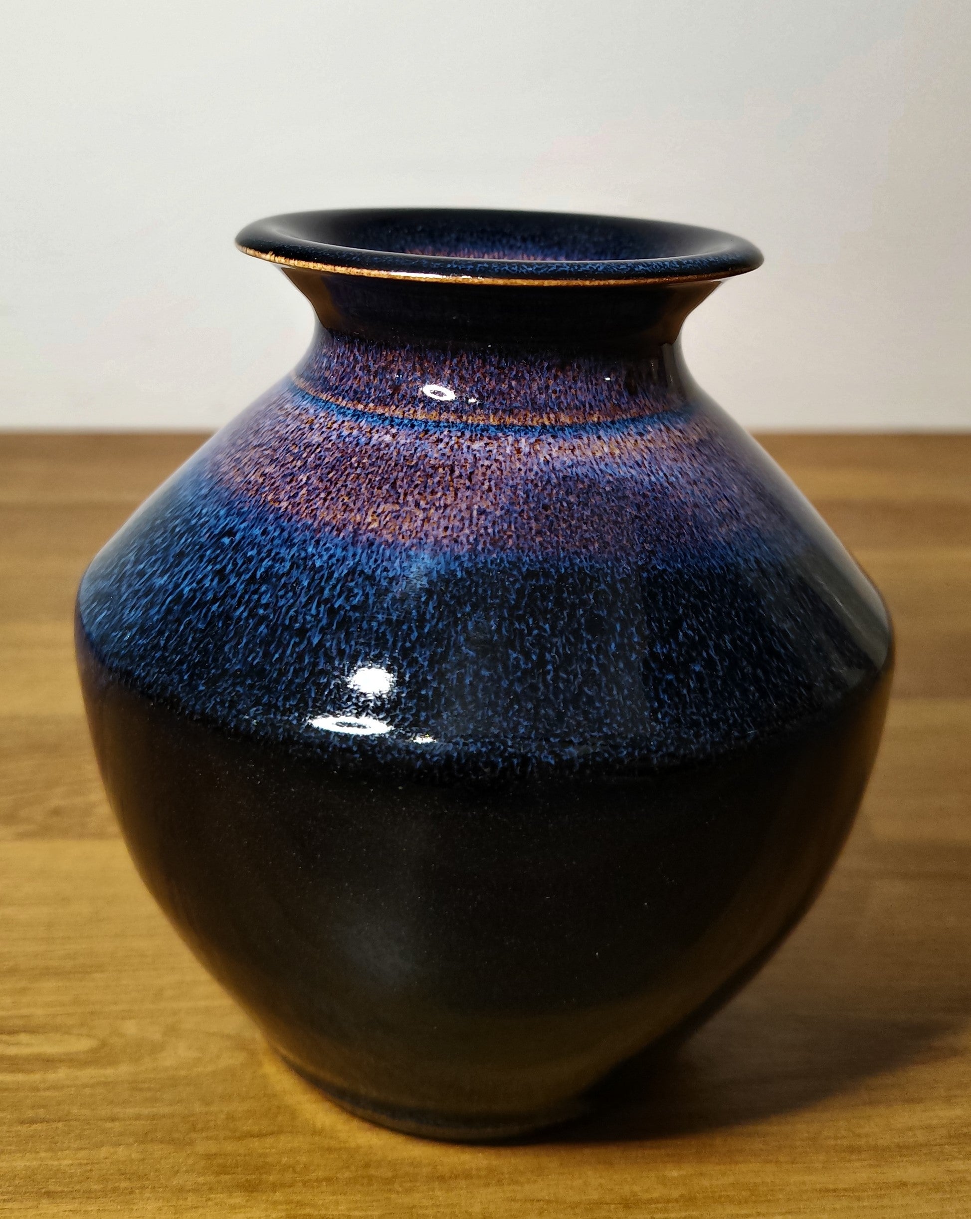 Vase émail bleu de fer