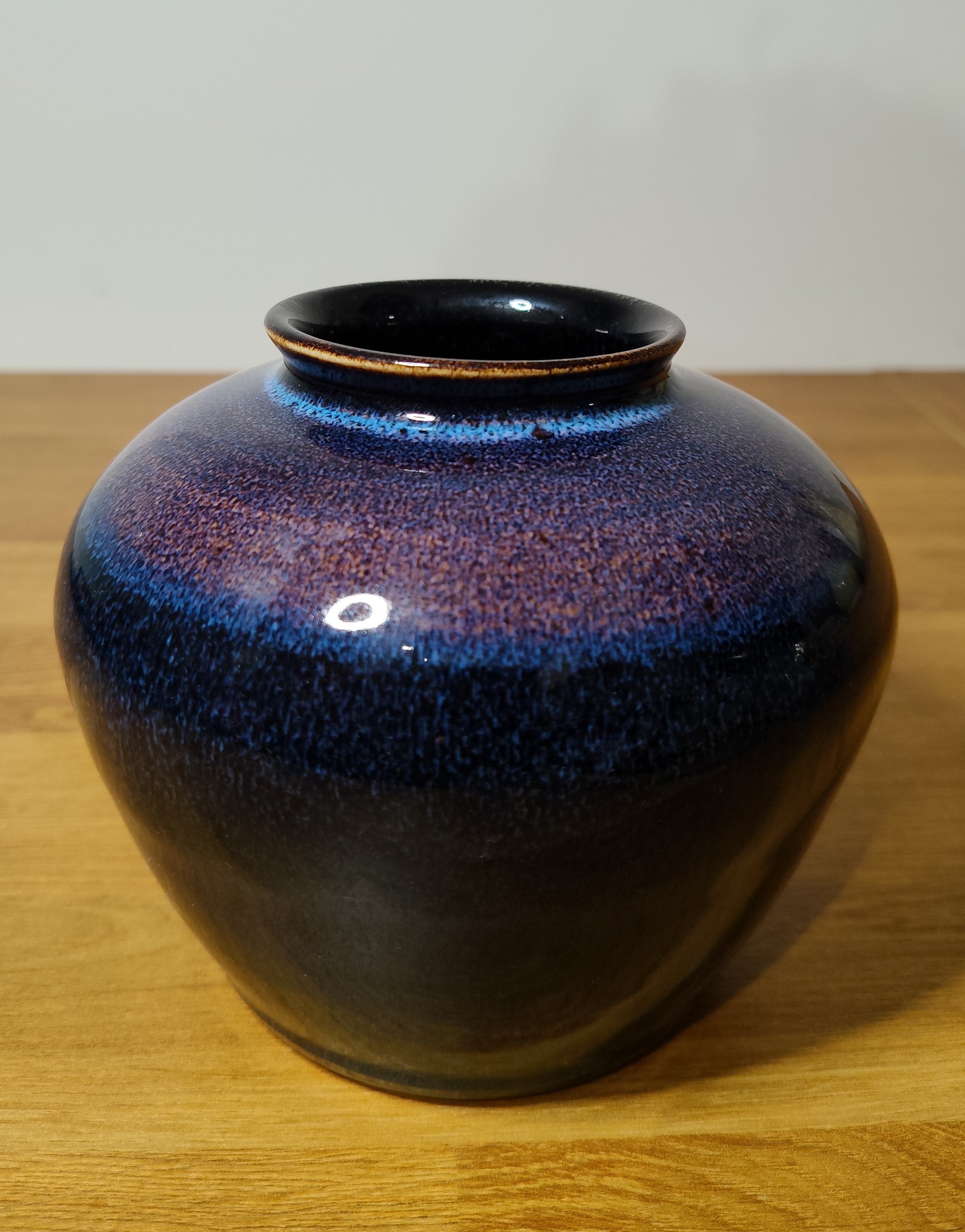 Vase émail bleu de fer