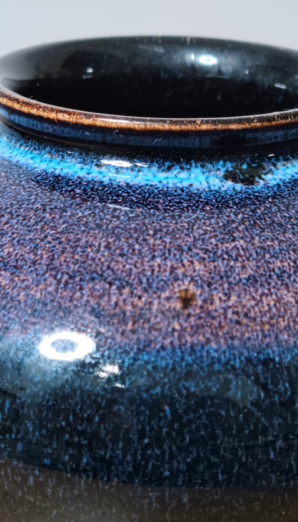 Vase émail bleu de fer