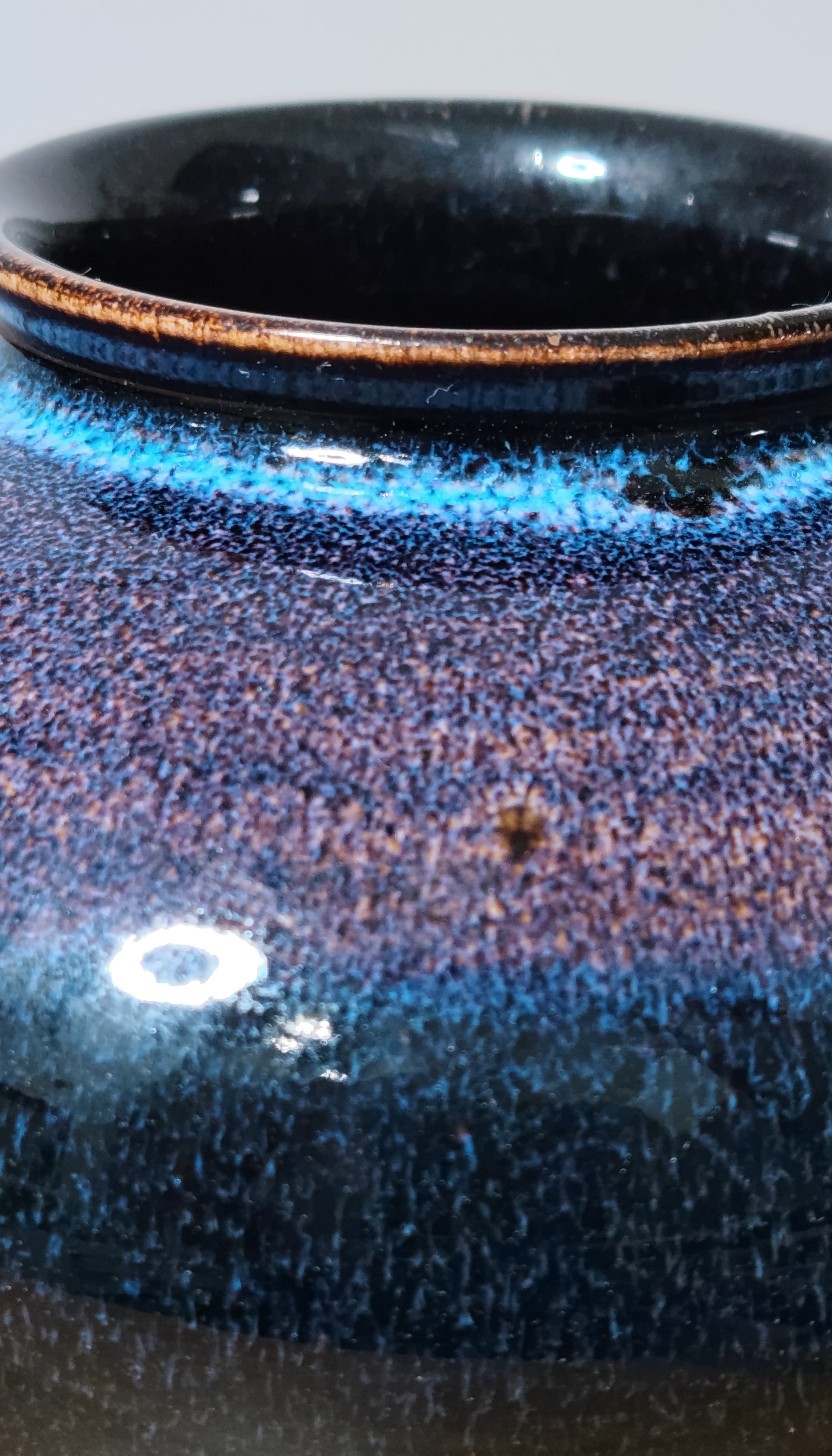 Vase émail bleu de fer