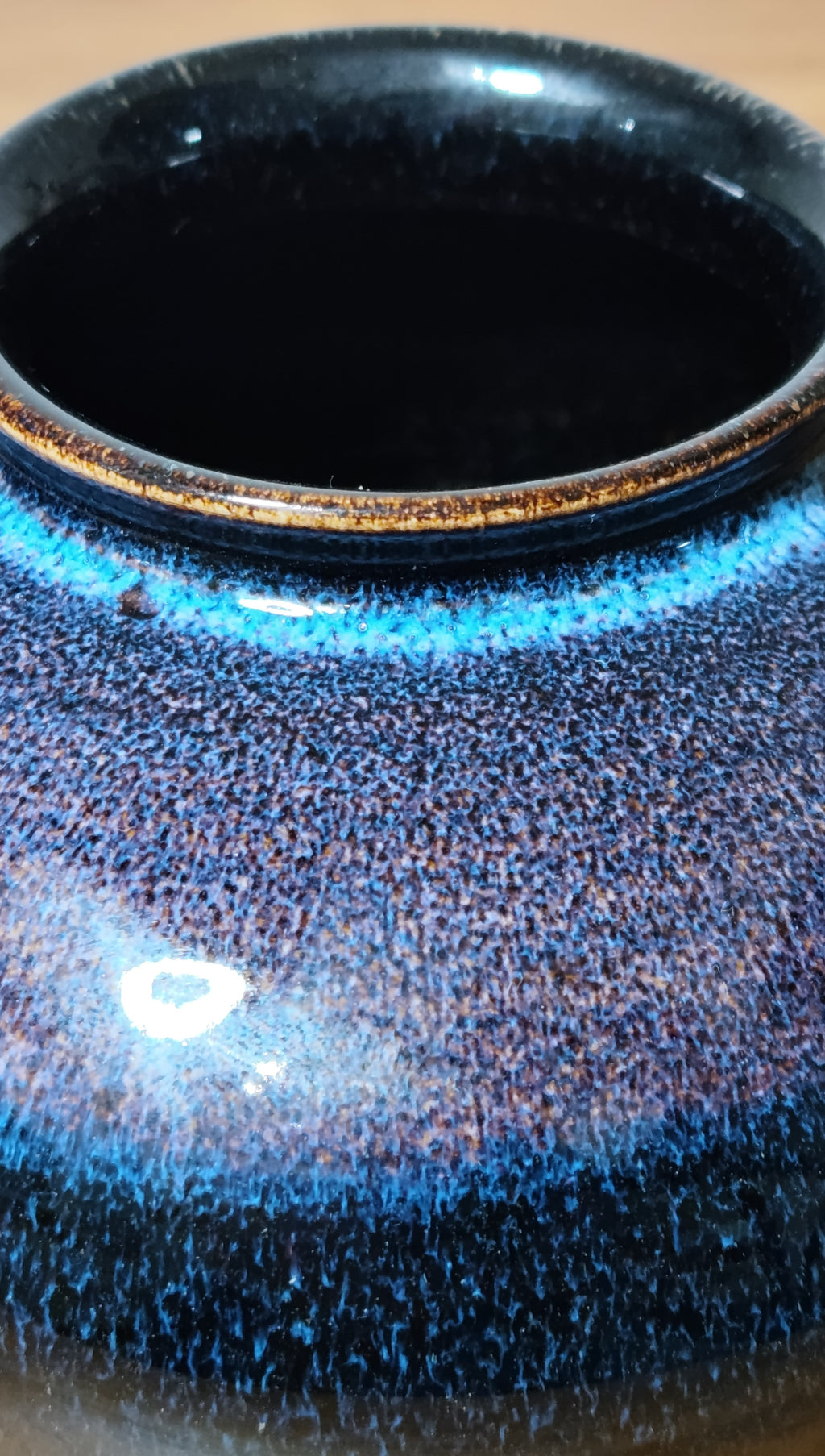 Vase émail bleu de fer